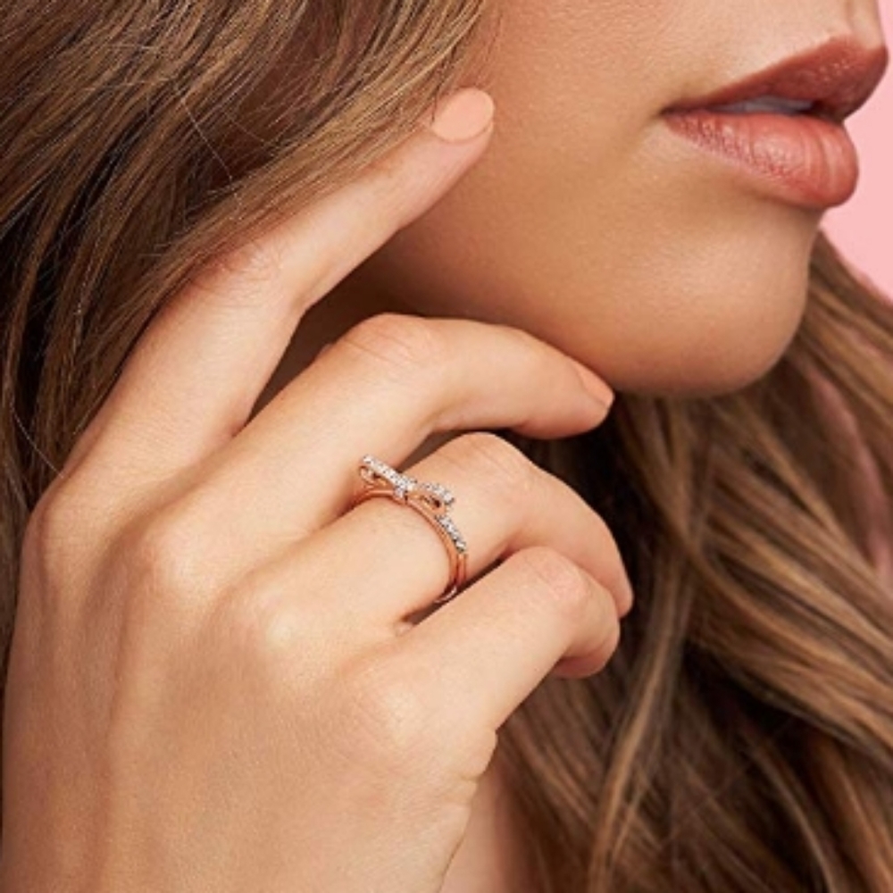 Pandora rose classic bow ring w/cubic zirconia